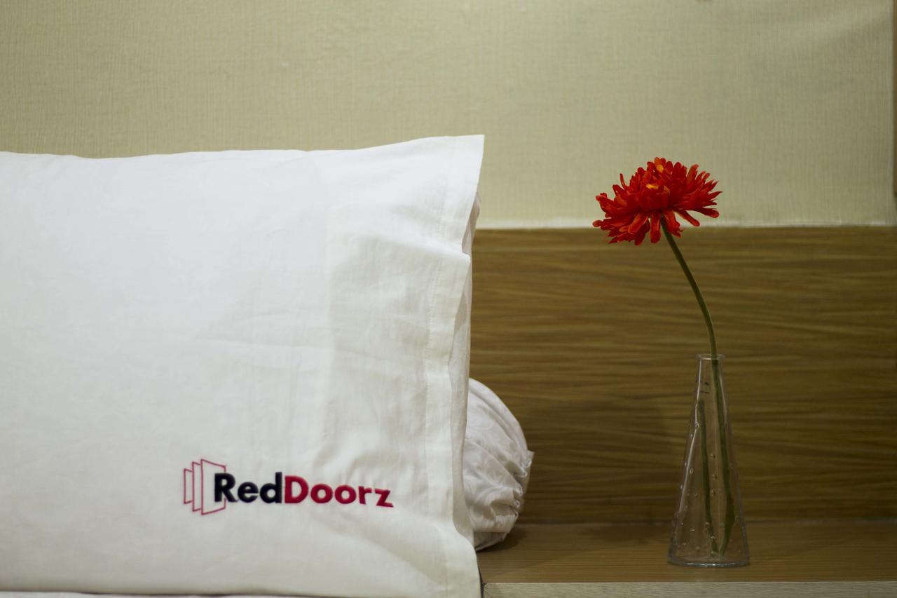 เรดดอร์ซ พลัส แอท กาปุก์ บิสซิเนส พาร์ค Hotel จาการ์ตา ภายนอก รูปภาพ